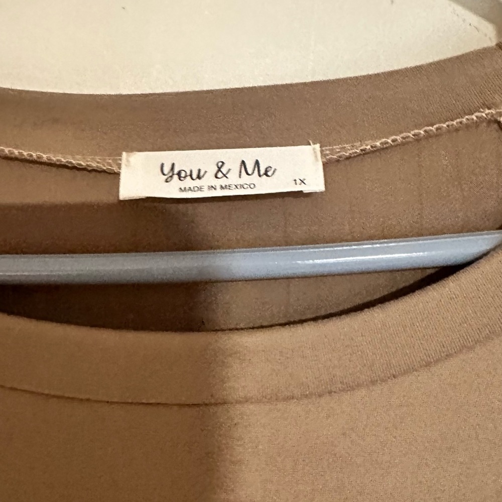 Brown pull over - Picture 3 of 5